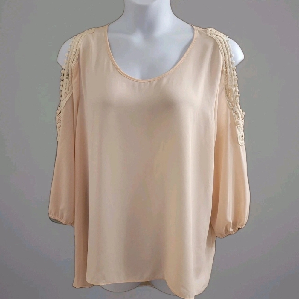 Cato Womens Cold Shoulder Peach Top Blouse Size 18/20 Embroidered Shoulder Fairy